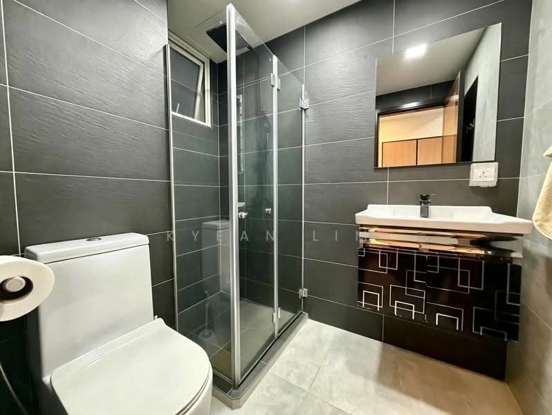 Casablanca, 23 Rosewood Drive, Admiralty / Woodlands, 2 Bedrooms, 947 sqft, Condominium For Sale, by Kyean Lim, 500251592 - Bathroom - PropertyGuru.com.sg