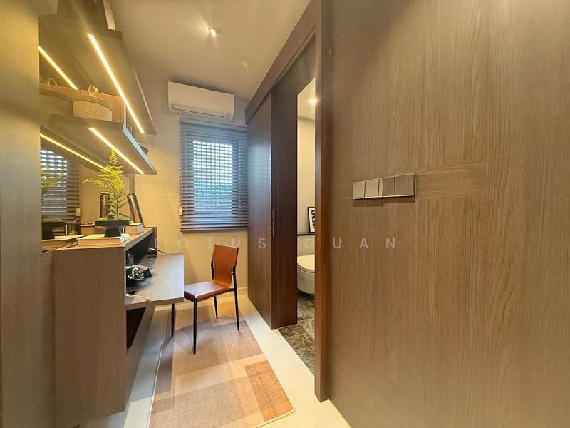 Parksuites, 18 Holland Grove Road, Tanglin / Holland / Bukit Timah, 2 Bedrooms, 786 sqft, Condominium For Sale, by Lotus Guan, 500251601 - Study - PropertyGuru.com.sg