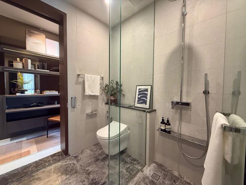 Parksuites, 18 Holland Grove Road, Tanglin / Holland / Bukit Timah, 2 Bedrooms, 786 sqft, Condominium For Sale, by Lotus Guan, 500251601 - Bathroom - PropertyGuru.com.sg