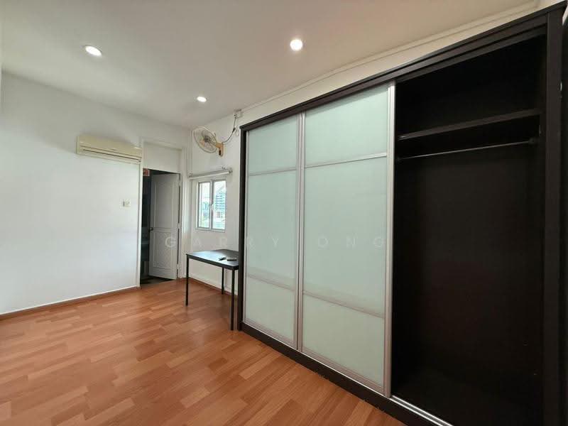 RARE ELEVATED SEMI-D I ONLY $1,7XX PSF Quiet High Ground • Spacious • 10-Min Walk to MRT, Lengkong Satu / Lengkong Duo / Kembangan /, Eunos / Geylang / Paya Lebar, 6 Bedrooms, 7,000 sqft, Semi-Detached House For Sale, by Garry Ong, 500251620 - Interior - PropertyGuru.com.sg