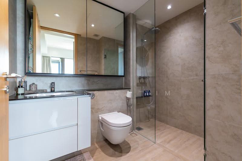 The Tre Ver, 62 Potong Pasir Avenue 1, Macpherson / Potong Pasir, 2 Bedrooms, 700 sqft, Condominium For Sale, by Jessica Lim, 500251628 - Master Bathroom - PropertyGuru.com.sg