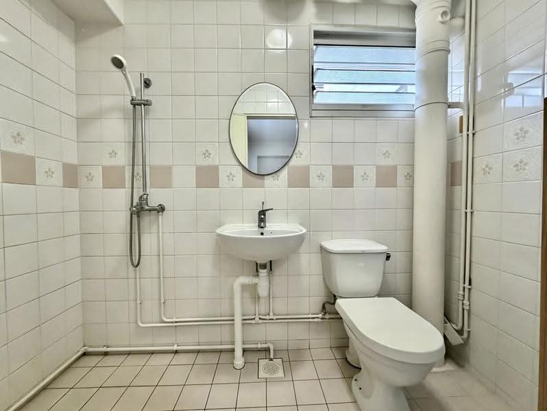 657 Jalan Tenaga, 657 Jalan Tenaga, Eunos / Geylang / Paya Lebar, 3 Bedrooms, 1,141 sqft, HDB Flat For Sale, by Kyean Lim, 500251639 - Bathroom - PropertyGuru.com.sg