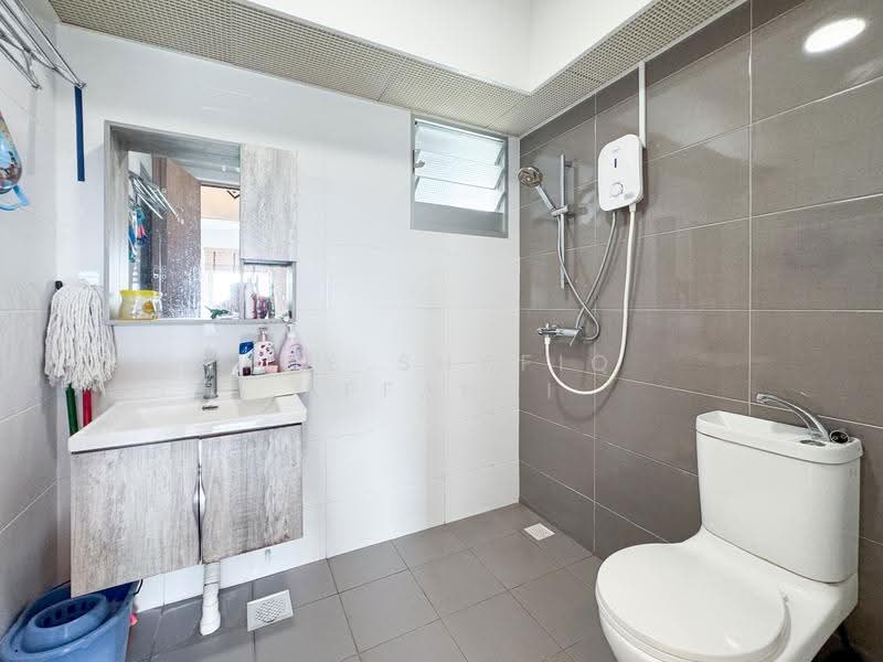 353B Anchorvale Lane, 353B Anchorvale Lane, Hougang / Punggol / Sengkang, 3 Bedrooms, 1,001 sqft, HDB Flat For Sale, by THE SHAFIQ AFFANDI, 500251656 - Bathroom - PropertyGuru.com.sg