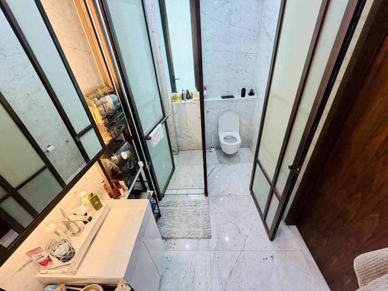 8 Hullet, 8 Hullet Road, Orchard / River Valley, 2 Bedrooms, 657 sqft, Apartment For Sale, by Murphy Lee, 500251660 - Bathroom - PropertyGuru.com.sg