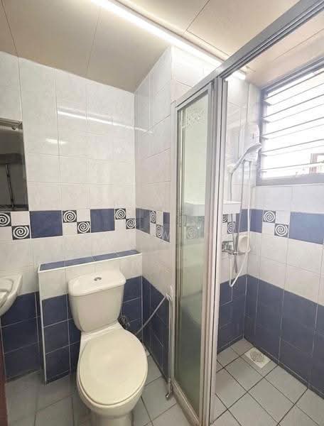 678D Jurong West Street 64, 678D Jurong West Street 64, Boon Lay / Jurong / Tuas, 3 Bedrooms, 1,184 sqft, HDB Flat For Sale, by Amy Wong, 500251665 - Bathroom - PropertyGuru.com.sg