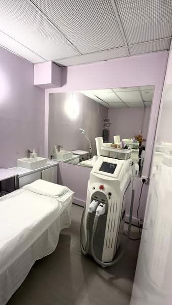 The MidTown, 1187 Upper Serangoon Road, Hougang / Punggol / Sengkang, 786 sqft, Mall Shop For Sale, by Jonathan Foo JH, 500251673 - Interior - CommercialGuru.com.sg