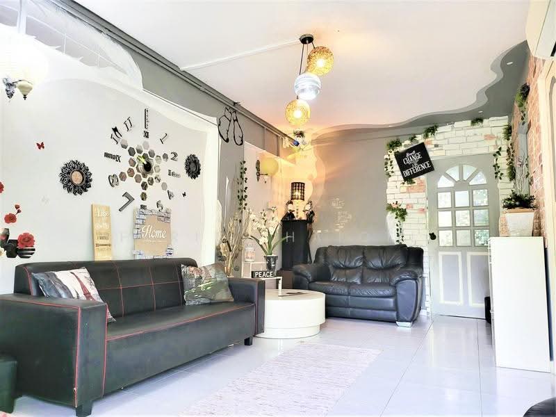 34 Lorong 5 Toa Payoh, 34 Lorong 5 Toa Payoh, Balestier / Toa Payoh, 3 Bedrooms, 764 sqft, HDB Flat For Sale, by Fariss Haiqel, 500251678 - Living Room - PropertyGuru.com.sg