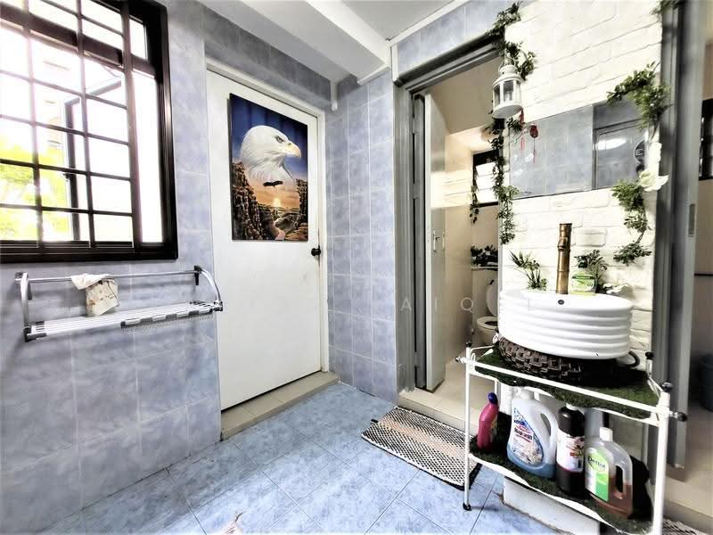34 Lorong 5 Toa Payoh, 34 Lorong 5 Toa Payoh, Balestier / Toa Payoh, 3 Bedrooms, 764 sqft, HDB Flat For Sale, by Fariss Haiqel, 500251678 - Bathroom - PropertyGuru.com.sg