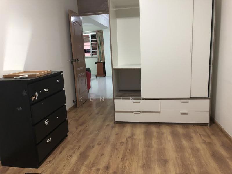 713 Jurong West Street 71, 713 Jurong West Street 71, Boon Lay / Jurong / Tuas, 3 Bedrooms, 1,120 sqft, HDB Flat For Sale, by Ken Tng, 500251686 - Bedroom - PropertyGuru.com.sg