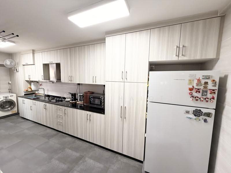 275A Jurong West Street 25, 275A Jurong West Street 25, Boon Lay / Jurong / Tuas, 3 Bedrooms, 1,195 sqft, HDB Flat For Sale, by Fariss Haiqel, 500251689 - Kitchen - PropertyGuru.com.sg