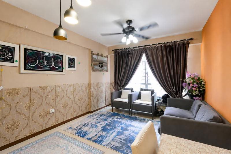 366A Sembawang Crescent, 366A Sembawang Crescent, Sembawang / Yishun, 2 Bedrooms, 732 sqft, HDB Flat For Sale, by Ashraf Sahlan, 500251695 - Living Room - PropertyGuru.com.sg