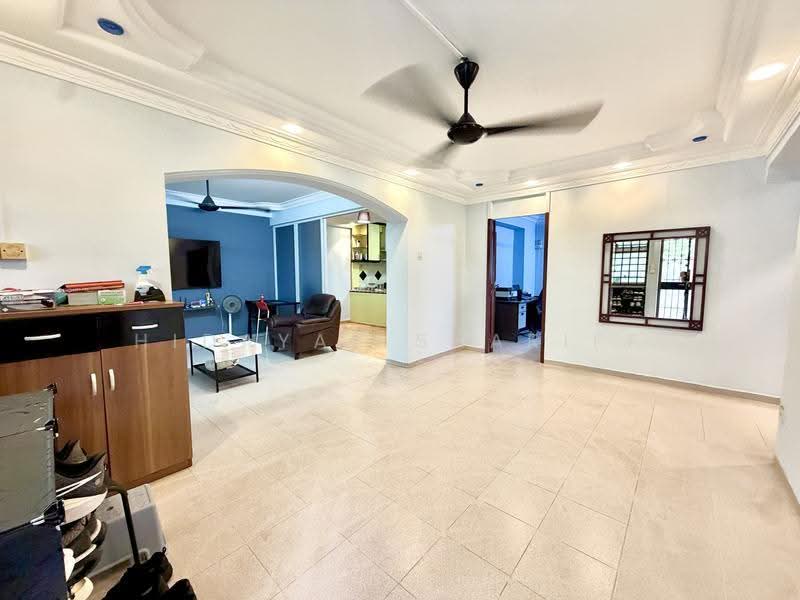 213 Pasir Ris Street 21, 213 Pasir Ris Street 21, Pasir Ris / Tampines, 3 Bedrooms, 1,141 sqft, HDB Flat For Sale, by Hidayat Shariff, 500251700 - Living Room - PropertyGuru.com.sg