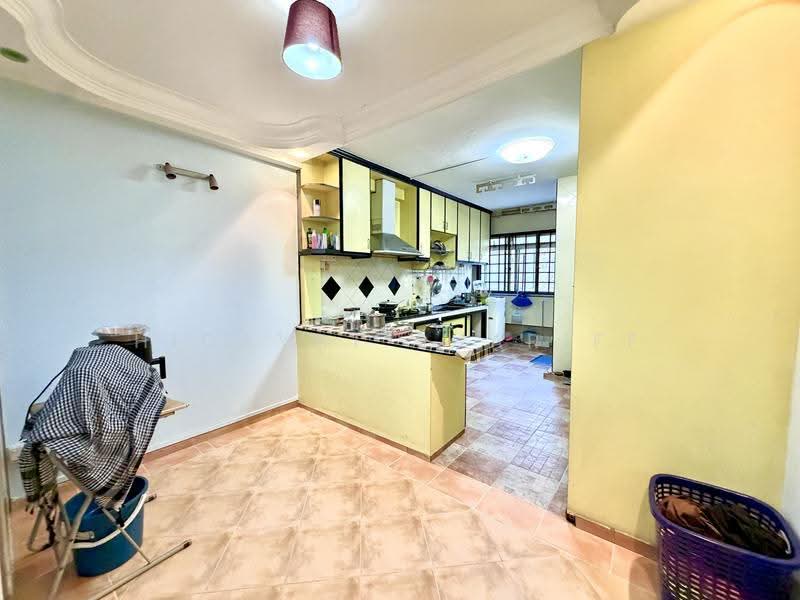 213 Pasir Ris Street 21, 213 Pasir Ris Street 21, Pasir Ris / Tampines, 3 Bedrooms, 1,141 sqft, HDB Flat For Sale, by Hidayat Shariff, 500251700 - Kitchen - PropertyGuru.com.sg