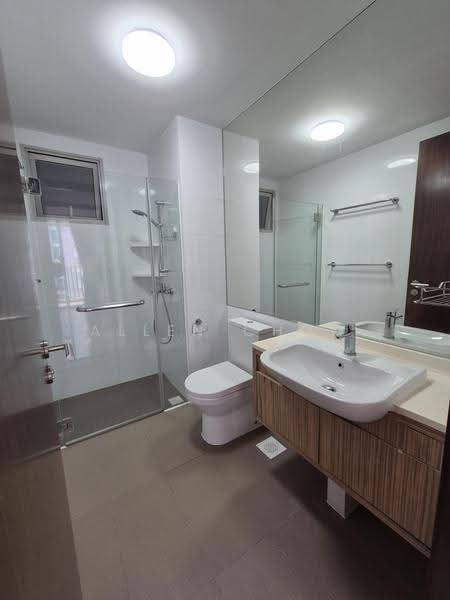Heron Bay, 63 Upper Serangoon View, Hougang / Punggol / Sengkang, 4 Bedrooms, 1,281 sqft, Condominium For Sale, by Allen Chow, 500251702 - Bathroom - PropertyGuru.com.sg
