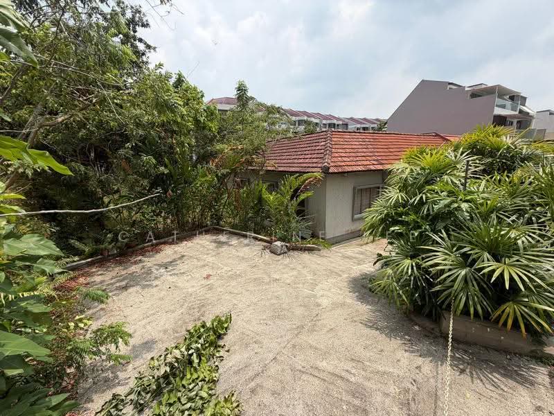 ★Eminence Landed★ Original Corner-Terrace near Thomson Plaza, Upper Thomson MRT, 1km Ai Tong School, Gardenia Road, Daffodil Drive, Marigold Drive, Jasmine Road, Soo Chow, Ang Mo Kio / Bishan / Thomson, 4 Bedrooms, 2,500 sqft, Corner Terrace For Sale, by Catherine Lee, 500251706 - Exterior - PropertyGuru.com.sg
