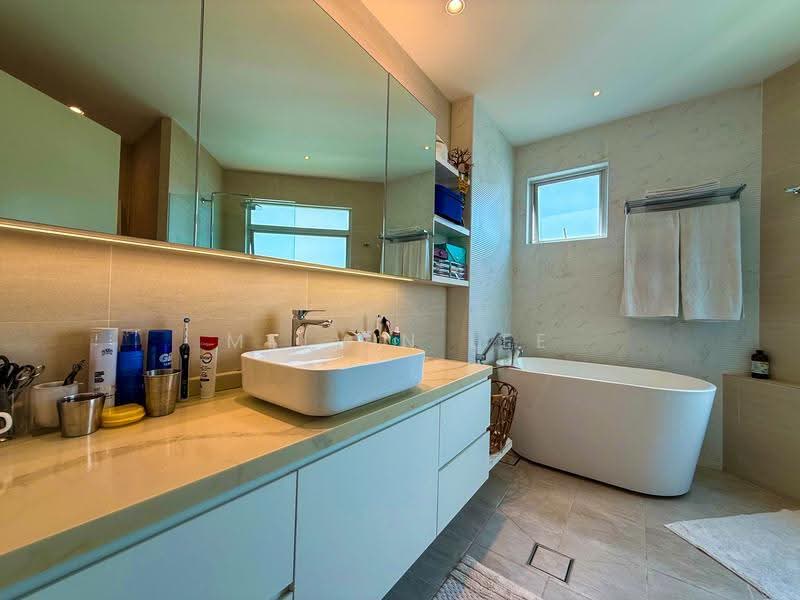 Seven Holt Road, 7 Holt Road, Tanglin / Holland / Bukit Timah, 4 Bedrooms, 2,250 sqft, Condominium For Sale, by Melvin Lee, 500251707 - Bathroom - PropertyGuru.com.sg