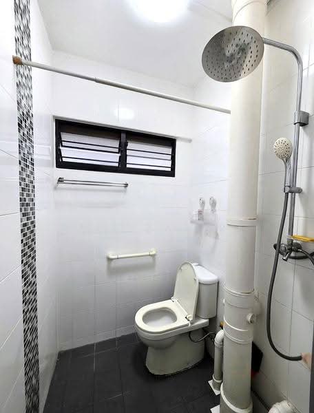 235 Ang Mo Kio Avenue 3, 235 Ang Mo Kio Avenue 3, Ang Mo Kio / Bishan / Thomson, 2 Bedrooms, 721 sqft, HDB Flat For Sale, by Faiz Zaffre, 500251716 - Bathroom - PropertyGuru.com.sg