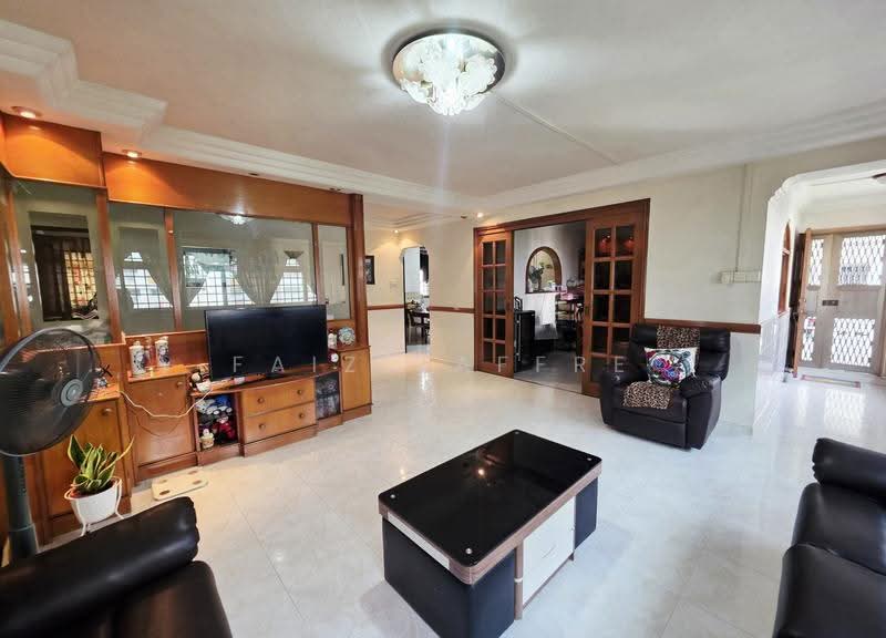 829 Jurong West Street 81, 829 Jurong West Street 81, Boon Lay / Jurong / Tuas, 4 Bedrooms, 1,571 sqft, HDB Flat For Sale, by Faiz Zaffre, 500251718 - Living Room & Suggested Dining - PropertyGuru.com.sg