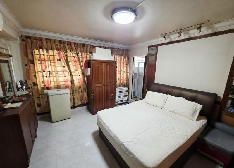 829 Jurong West Street 81, 829 Jurong West Street 81, Boon Lay / Jurong / Tuas, 4 Bedrooms, 1,571 sqft, HDB Flat For Sale, by Faiz Zaffre, 500251718 - Master Bedroom - PropertyGuru.com.sg