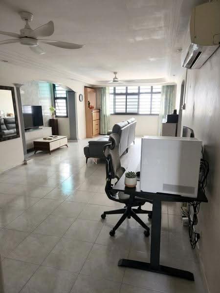 656 Choa Chu Kang Crescent, 656 Choa Chu Kang Crescent, Dairy Farm / Bukit Panjang / Choa Chu Kang, 3 Bedrooms, 1,302 sqft, HDB Flat For Rent, by Kenny Tay, 500251720 - Living Room - PropertyGuru.com.sg