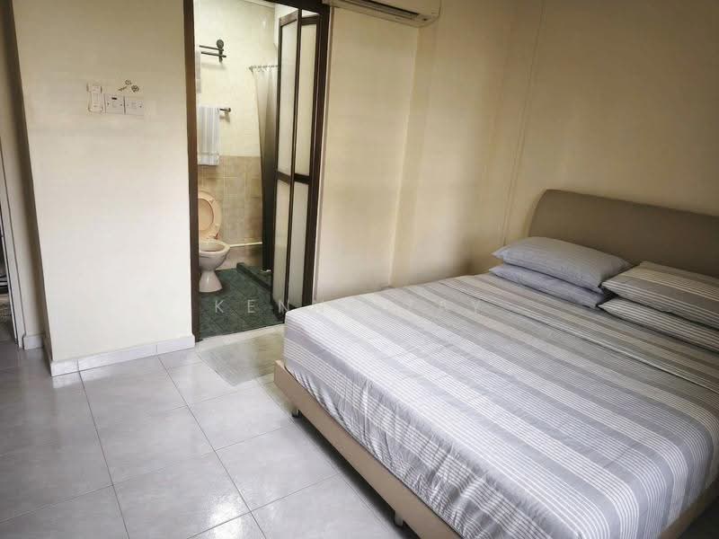 656 Choa Chu Kang Crescent, 656 Choa Chu Kang Crescent, Dairy Farm / Bukit Panjang / Choa Chu Kang, 3 Bedrooms, 1,302 sqft, HDB Flat For Rent, by Kenny Tay, 500251720 - Bedroom - PropertyGuru.com.sg