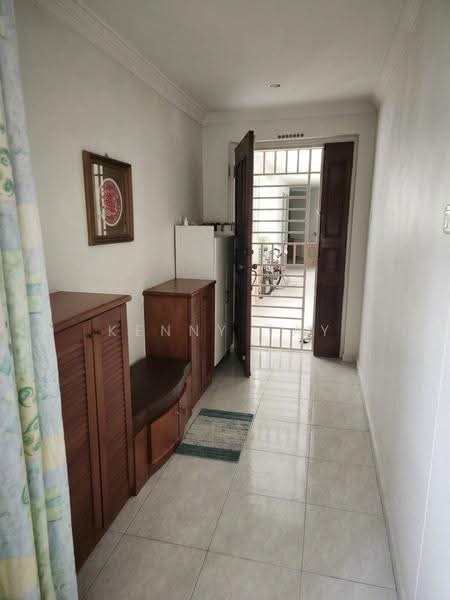 656 Choa Chu Kang Crescent, 656 Choa Chu Kang Crescent, Dairy Farm / Bukit Panjang / Choa Chu Kang, 3 Bedrooms, 1,302 sqft, HDB Flat For Rent, by Kenny Tay, 500251720 - Entrance - PropertyGuru.com.sg
