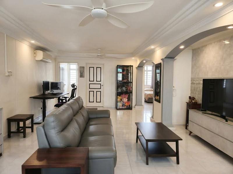 656 Choa Chu Kang Crescent, 656 Choa Chu Kang Crescent, Dairy Farm / Bukit Panjang / Choa Chu Kang, 3 Bedrooms, 1,302 sqft, HDB Flat For Rent, by Kenny Tay, 500251720 - Living Room - PropertyGuru.com.sg