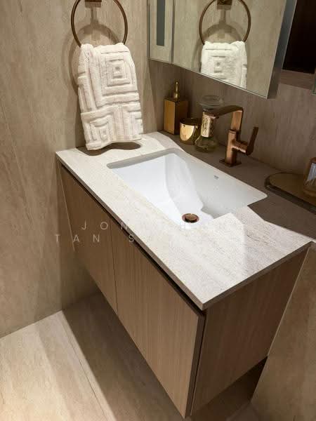 Cheapest Freehold 4 Bedrooms with Private Lift 3 mins walk to MRT, East Coast / Marine Parade, 4 Bedrooms, 1,389 sqft, Apartment For Sale, by Jonathan Tan Say Keong, 500251721 - Bathroom - PropertyGuru.com.sg