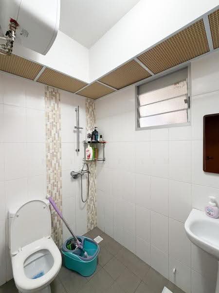512B Yishun Street 51, 512B Yishun Street 51, Sembawang / Yishun, 3 Bedrooms, 1,001 sqft, HDB Flat For Sale, by Natalie Lim, 500251730 - Bathroom - PropertyGuru.com.sg