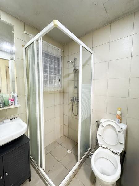 138C Yuan Ching Road, 138C Yuan Ching Road, Boon Lay / Jurong / Tuas, 3 Bedrooms, 957 sqft, HDB Flat For Sale, by Natalie Lim, 500251731 - Bathroom - PropertyGuru.com.sg