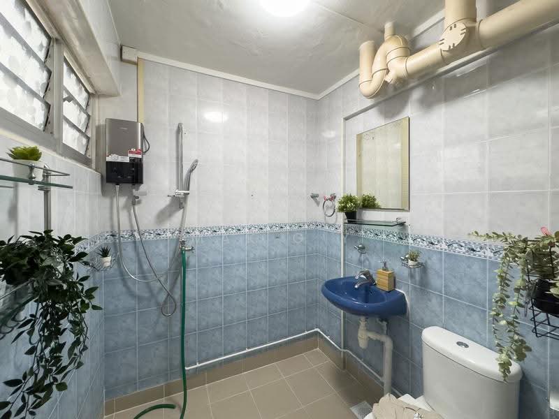 209 Jurong East Street 21, 209 Jurong East Street 21, Boon Lay / Jurong / Tuas, 3 Bedrooms, 1,313 sqft, HDB Flat For Sale, by Mak G Y, 500251732 - Bathroom - PropertyGuru.com.sg