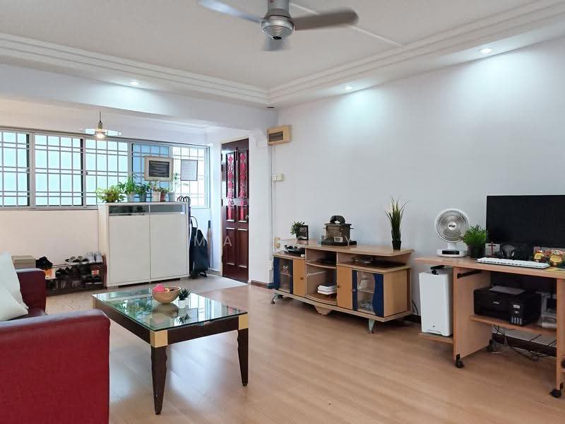 209 Jurong East Street 21, 209 Jurong East Street 21, Boon Lay / Jurong / Tuas, 3 Bedrooms, 1,313 sqft, HDB Flat For Sale, by Mak G Y, 500251732 - Living Room - PropertyGuru.com.sg