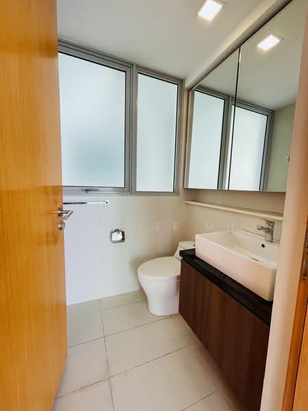 Kovan Residences, 1A Kovan Road, Hougang / Punggol / Sengkang, 2 Bedrooms, 883 sqft, Condominium For Sale, by May Lee MH, 500251734 - Bathroom - PropertyGuru.com.sg