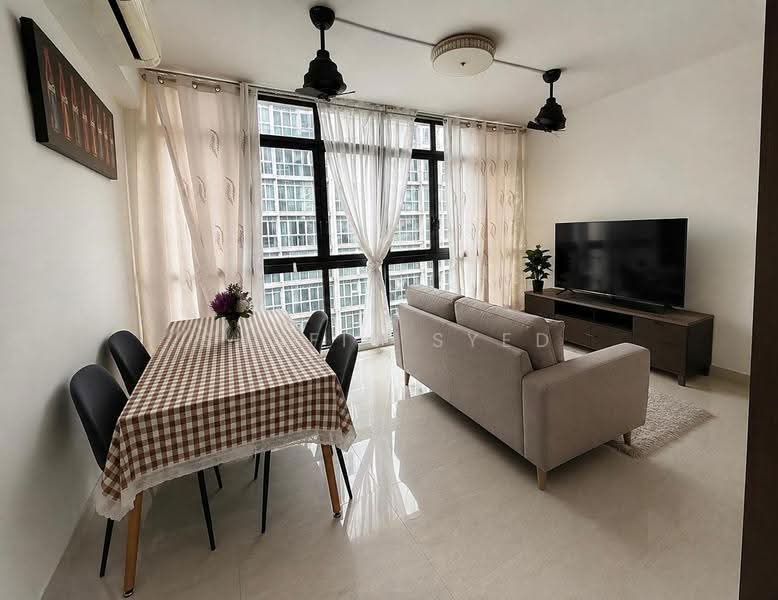 Symphony Suites, 1 Yishun Close, Sembawang / Yishun, 3 Bedrooms, 915 sqft, Condominium For Sale, by Shafie Syed, 500251737 - Living Room - PropertyGuru.com.sg