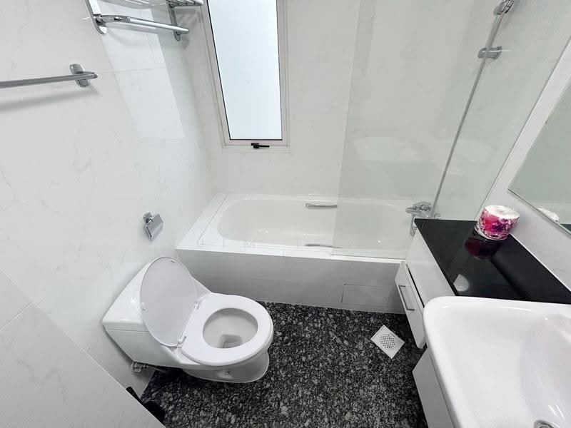 Meraprime, 301 Jalan Bukit Ho Swee, Alexandra / Commonwealth, Room Rental, 130 sqft, Condominium For Rent, by Jim Tan, 500251741 - Bathroom - PropertyGuru.com.sg