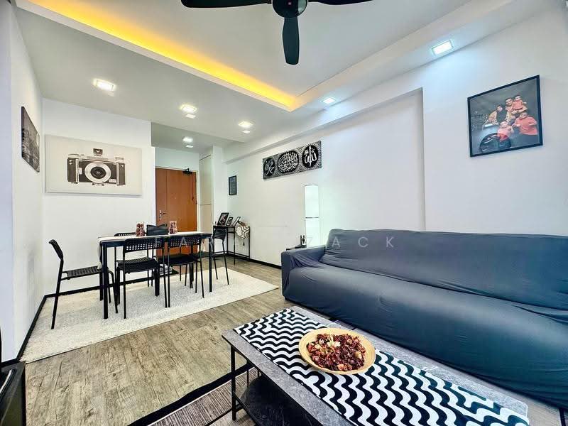 221A Sumang Lane, 221A Sumang Lane, Hougang / Punggol / Sengkang, 2 Bedrooms, 732 sqft, HDB Flat For Sale, by Farah Zack, 500251742 - PropertyGuru.com.sg