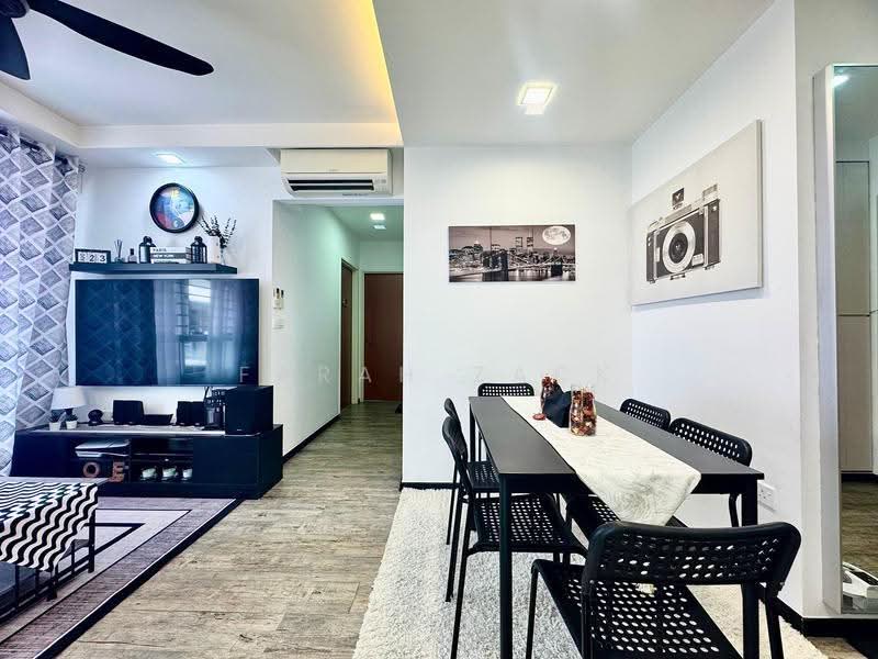 221A Sumang Lane, 221A Sumang Lane, Hougang / Punggol / Sengkang, 2 Bedrooms, 732 sqft, HDB Flat For Sale, by Farah Zack, 500251742 - PropertyGuru.com.sg