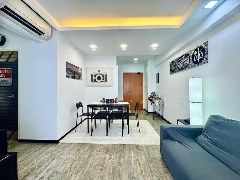 221A Sumang Lane, 221A Sumang Lane, Hougang / Punggol / Sengkang, 2 Bedrooms, 732 sqft, HDB Flat For Sale, by Farah Zack, 500251742 - PropertyGuru.com.sg