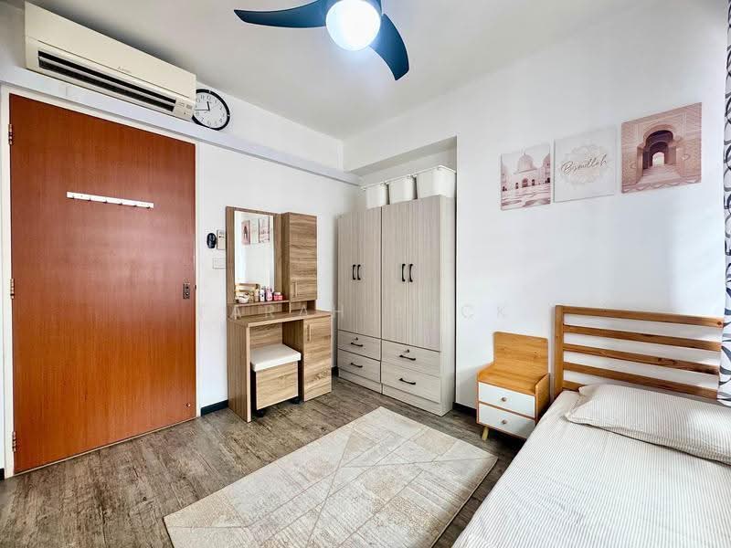 221A Sumang Lane, 221A Sumang Lane, Hougang / Punggol / Sengkang, 2 Bedrooms, 732 sqft, HDB Flat For Sale, by Farah Zack, 500251742 - PropertyGuru.com.sg