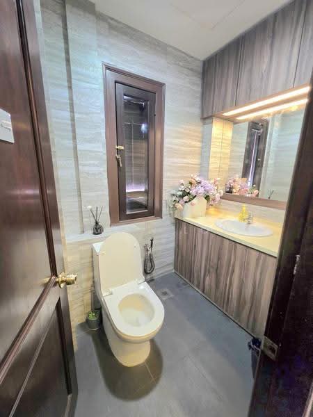 Tras Street, Tras Street, Chinatown / Tanjong Pagar, 721 sqft, Shop / Shophouse For Rent, by Jason Low, 500251744 - Bathroom - CommercialGuru.com.sg
