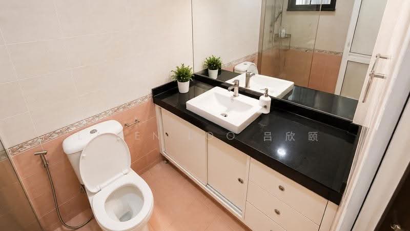 56 Strathmore Avenue, 56 56, Alexandra / Commonwealth, 4 Bedrooms, 1,184 sqft, HDB Flat For Sale, by Laven Loo 吕欣颐, 500251769 - PropertyGuru.com.sg