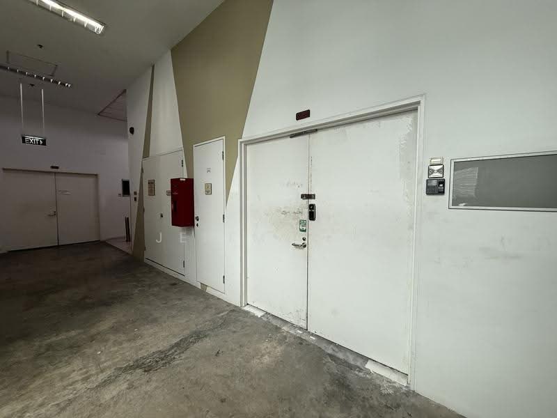Citilink Warehouse Complex, 102E Pasir Panjang Road, Buona Vista / West Coast / Clementi New Town, 947 sqft, Light Industrial (B1) For Rent, by Jeremy Lim, 500251786 - Corridor - CommercialGuru.com.sg
