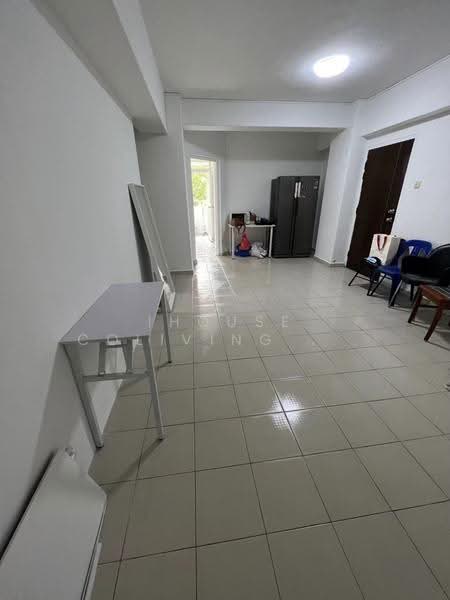 Lakeside Tower, 9G Yuan Ching Road, Boon Lay / Jurong / Tuas, Room Rental, 100 sqft, Condominium For Rent, by ling, 500251787 - Interior - PropertyGuru.com.sg