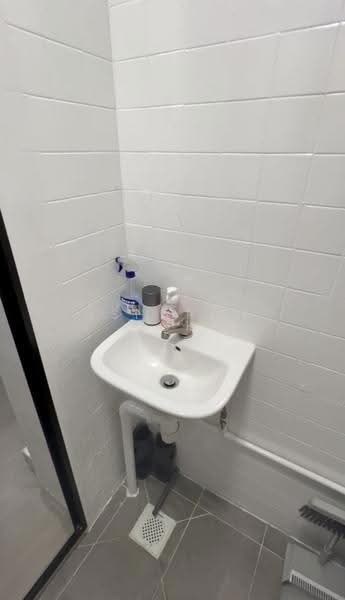 3 Everton Park, 3 3, Chinatown / Tanjong Pagar, 350 sqft, Shop / Shophouse For Rent, by Ssharon Loh, 500251789 - Bathroom - CommercialGuru.com.sg