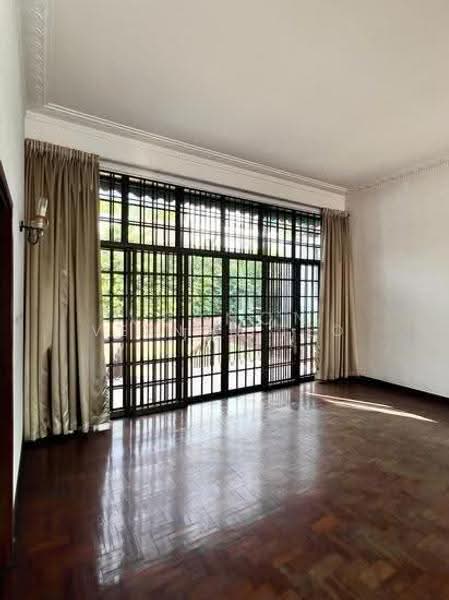 NEW LIST! LEEDON PARK ELEVATED BUNGALOW. Rebuild to 20,000sqft!, Tanglin / Holland / Bukit Timah, 6 Bedrooms, 4,999 sqft, Good Class Bungalow For Sale, by Vernon Teo, 500251808 - Living Room - PropertyGuru.com.sg