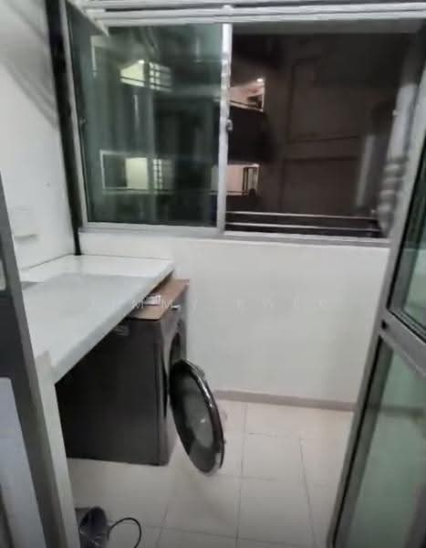 178B Rivervale Crescent, 178B Rivervale Crescent, Hougang / Punggol / Sengkang, 3 Bedrooms, 1,001 sqft, HDB Flat For Rent, by Jimmy Kwek, 500251815 - Balcony - PropertyGuru.com.sg