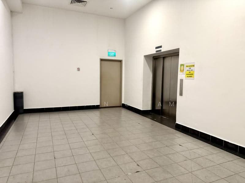 Golden Agri Plaza, 108 Pasir Panjang Road, Buona Vista / West Coast / Clementi New Town, 2,290 sqft, Light Industrial (B1) For Rent, by Alvin Chiam, 500251816 - Corridor - CommercialGuru.com.sg