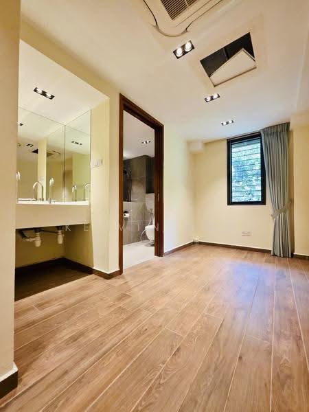 Ridout Road / Dempsey Hill / Holland Road, Ridout Road, Tanglin / Holland / Bukit Timah, 4 Bedrooms, 6,188 sqft, Good Class Bungalow For Rent, by Kelvin Ong, 500251826 - Bathroom - PropertyGuru.com.sg
