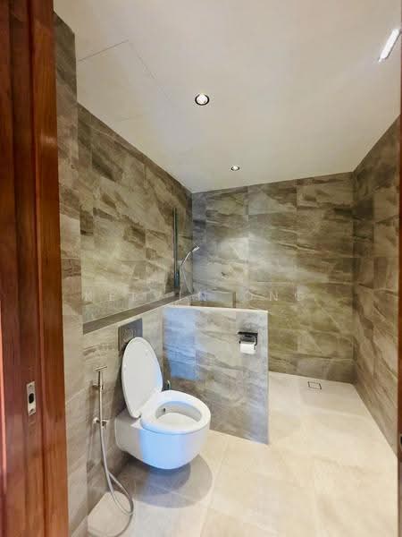 Ridout Road / Dempsey Hill / Holland Road, Ridout Road, Tanglin / Holland / Bukit Timah, 4 Bedrooms, 6,188 sqft, Good Class Bungalow For Rent, by Kelvin Ong, 500251826 - Bathroom - PropertyGuru.com.sg