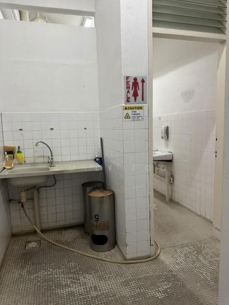 Yi Guang Factory Building, 180 Paya Lebar Road, Eunos / Geylang / Paya Lebar, 430 sqft, Light Industrial (B1) For Rent, by Emily Foo, 500251839 - Bathroom - CommercialGuru.com.sg
